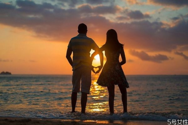 女人出軌離婚后后悔幾率有多大 婚外情結(jié)婚的幾率大不大 女人出軌離婚后后悔幾率有多大 婚外情結(jié)婚的幾率大不大