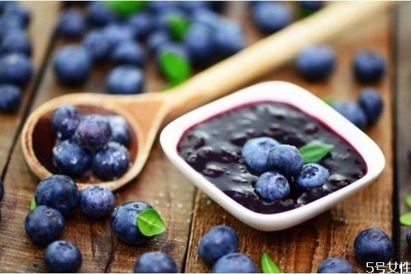 自制藍(lán)莓醬能放多久 上面有一層泡沫是壞了嗎 自制藍(lán)莓醬能放多久 上面有一層泡沫是壞了嗎