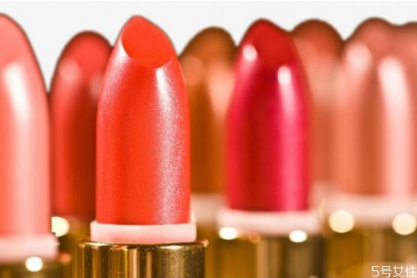 夏天口紅要放冰箱里嗎 新買的口紅放冰箱嗎 夏天口紅要放冰箱里嗎 新買的口紅放冰箱嗎