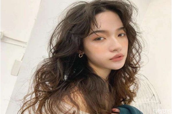 造型燙真的不用打理嗎 造型燙一般能保持多久 造型燙真的不用打理嗎 造型燙一般能保持多久