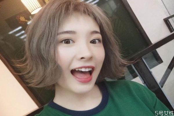 什么是狗啃式劉海 狗啃式劉海適合什么臉型 什么是狗啃式劉海 狗啃式劉海適合什么臉型