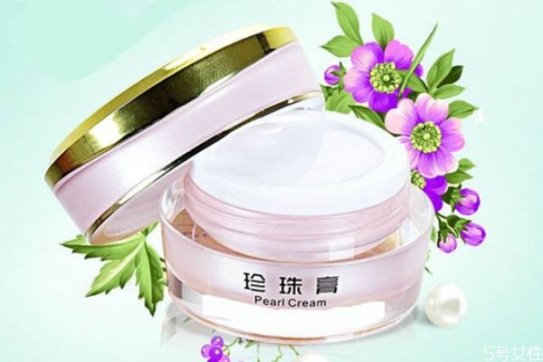 珍珠膏和凍干粉能放在一起使用嗎 珍珠膏和珍珠霜區(qū)別 珍珠膏和凍干粉能放在一起使用嗎 珍珠膏和珍珠霜區(qū)別