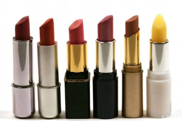 口紅融化后可以修復嗎 口紅蹭到衣服上怎么辦 口紅融化后可以修復嗎 口紅蹭到衣服上怎么辦