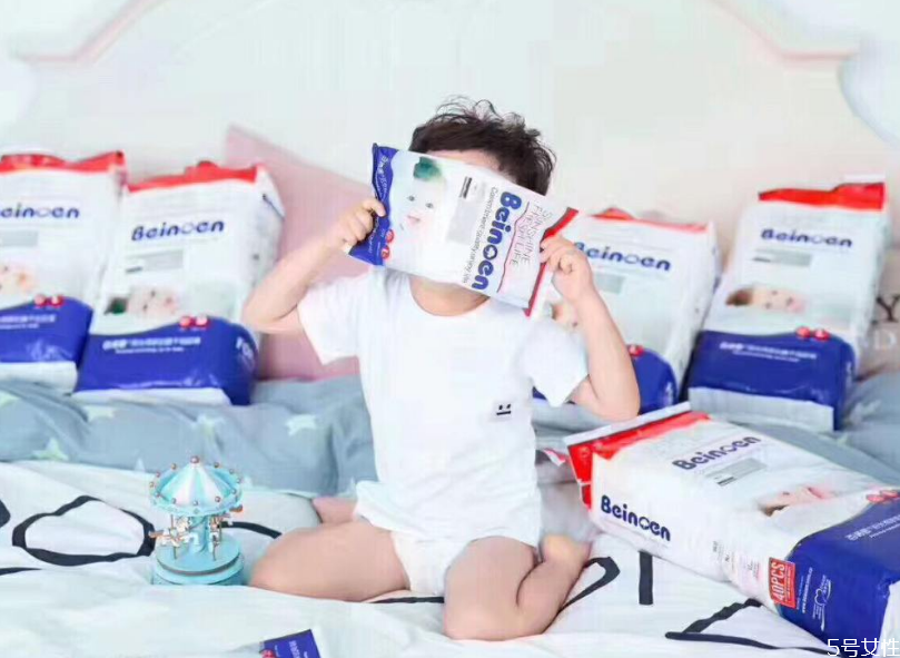 寶寶多大穿內褲比較合適 寶寶穿內褲有什么好處