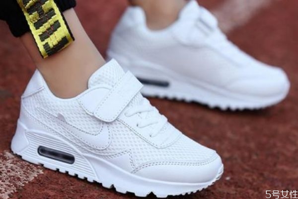 白鞋網(wǎng)面臟了如何清理 清洗小白鞋的注意事項(xiàng) 白鞋網(wǎng)面臟了如何清理 清洗小白鞋的注意事項(xiàng)