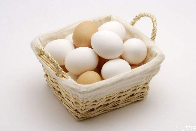 紅雞蛋和白雞蛋哪個(gè)好 挑選雞蛋的7個(gè)技巧 紅雞蛋和白雞蛋哪個(gè)好 挑選雞蛋的7個(gè)技巧