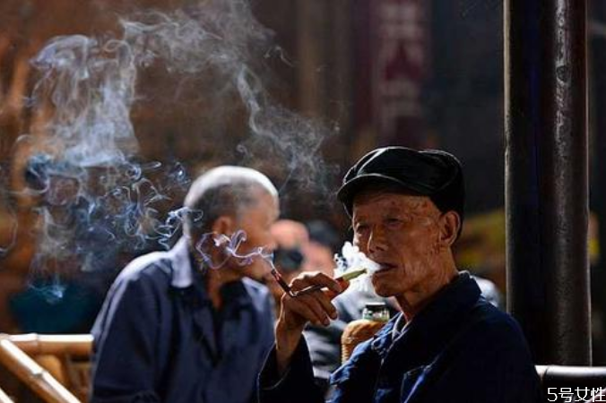 抽煙抽快點(diǎn)好還是慢點(diǎn)好 飯后隔多久可以抽煙 抽煙抽快點(diǎn)好還是慢點(diǎn)好 飯后隔多久可以抽煙