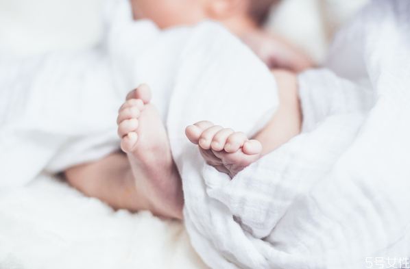 寶寶缺碘有哪些體現(xiàn) 寶寶補(bǔ)碘吃什么好 寶寶缺碘有哪些體現(xiàn) 寶寶補(bǔ)碘吃什么好