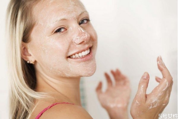 卸妝乳好還是卸妝膏好 敏感肌用卸妝膏還是卸妝乳 卸妝乳好還是卸妝膏好 敏感肌用卸妝膏還是卸妝乳