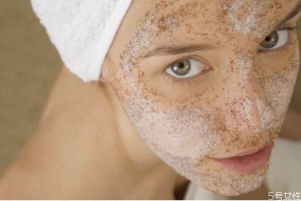 冬季肌膚怎么保養(yǎng) 冬季保濕補(bǔ)水妙招 冬季肌膚怎么保養(yǎng) 冬季保濕補(bǔ)水妙招