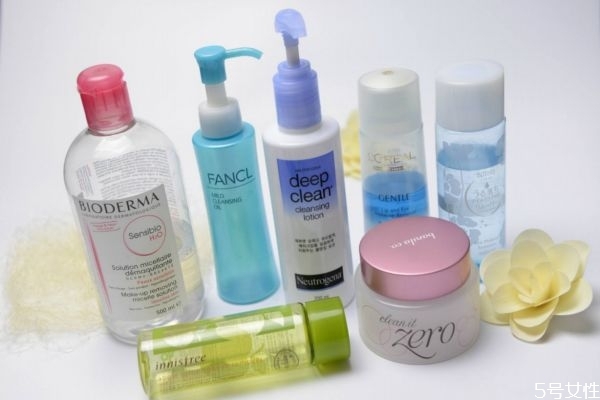 卸妝乳可以用卸妝棉卸妝嗎 卸妝乳適合油性皮膚使用嗎 卸妝乳可以用卸妝棉卸妝嗎 卸妝乳適合油性皮膚使用嗎