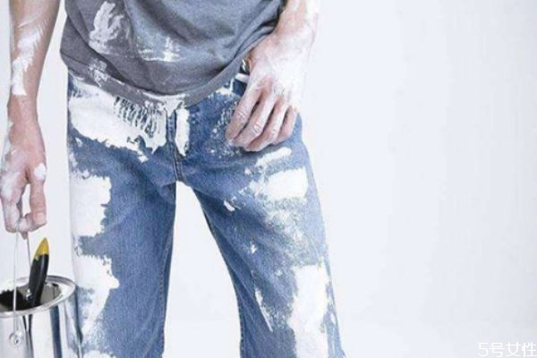 墻漆弄在衣服上怎么辦 衣服上的頑固油漬怎么去掉 墻漆弄在衣服上怎么辦 衣服上的頑固油漬怎么去掉