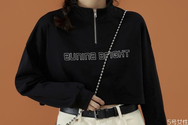 黑色衣服褪色了怎么恢復原色 黑色衣服發(fā)紅怎么恢復 黑色衣服褪色了怎么恢復原色 黑色衣服發(fā)紅怎么恢復