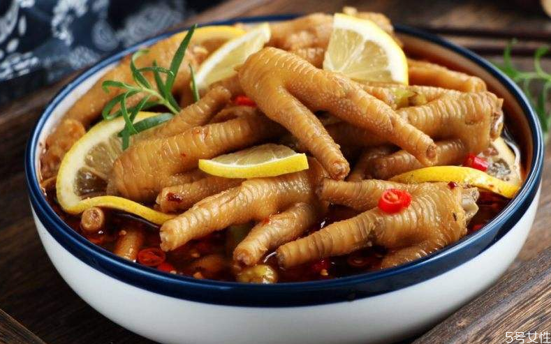 檸檬雞爪腌一晚上會(huì)苦嗎 檸檬雞爪怎么做不苦 檸檬雞爪腌一晚上會(huì)苦嗎 檸檬雞爪怎么做不苦