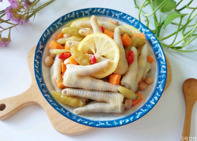 檸檬雞爪腌一晚上會(huì)苦嗎 檸檬雞爪怎么做不苦 檸檬雞爪腌一晚上會(huì)苦嗎 檸檬雞爪怎么做不苦