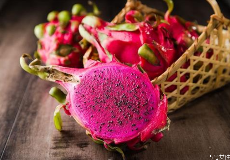 紅心火龍果為什么那么紅 紅心火龍果有色素嗎 紅心火龍果為什么那么紅 紅心火龍果有色素嗎