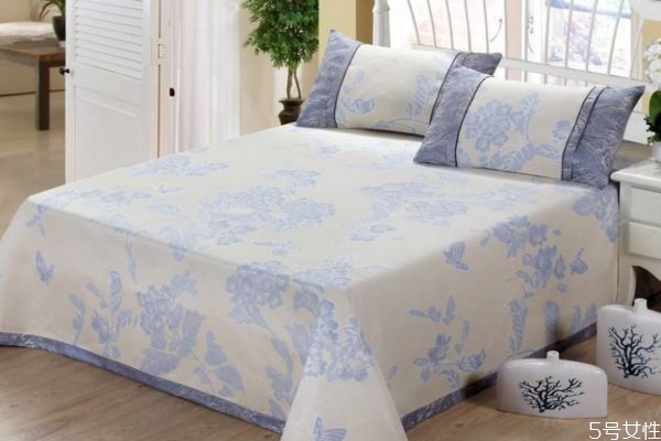 冰絲涼席洗后需要暴曬嗎 冰絲涼席的保養(yǎng)方法 冰絲涼席洗后需要暴曬嗎 冰絲涼席的保養(yǎng)方法