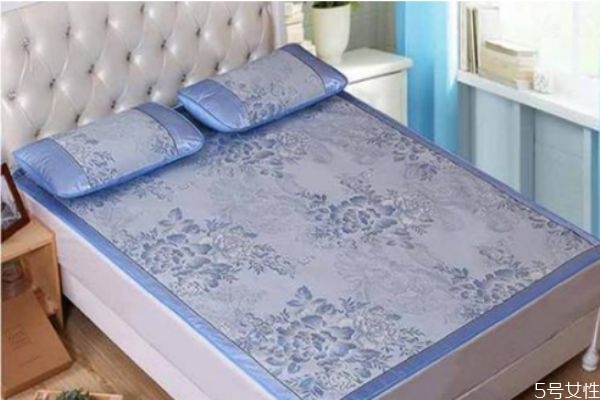 軟涼席可以洗衣機(jī)洗嗎 冰絲涼席可以洗衣機(jī)脫水嗎 軟涼席可以洗衣機(jī)洗嗎 冰絲涼席可以洗衣機(jī)脫水嗎