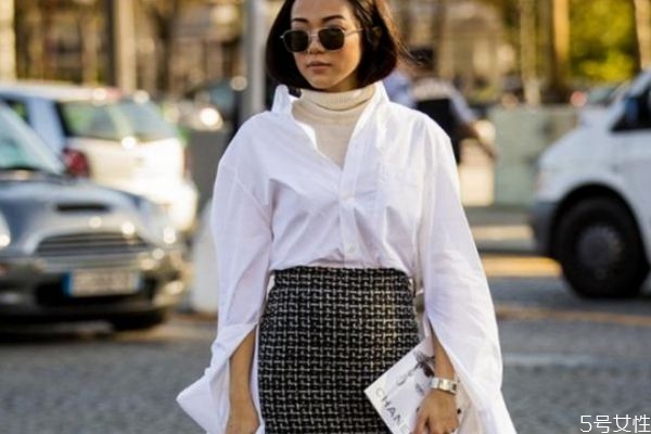 打底衫和t恤的區(qū)別 打底衫和汗衫是什么區(qū)別 打底衫和t恤的區(qū)別 打底衫和汗衫是什么區(qū)別