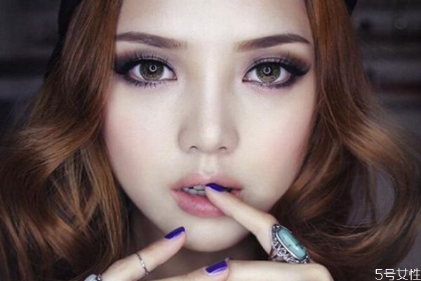 煙熏妝適合上班族嗎 煙熏妝怎么畫才好看 煙熏妝適合上班族嗎 煙熏妝怎么畫才好看