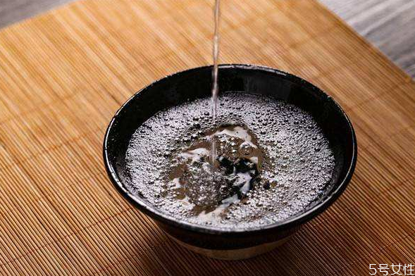 多少度的白酒可以消毒 如何讓白酒具有消毒作用 多少度的白酒可以消毒 如何讓白酒具有消毒作用