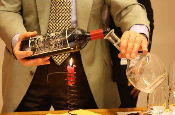 什么樣的紅酒需要醒酒 紅酒沒(méi)醒喝了會(huì)怎樣 什么樣的紅酒需要醒酒 紅酒沒(méi)醒喝了會(huì)怎樣