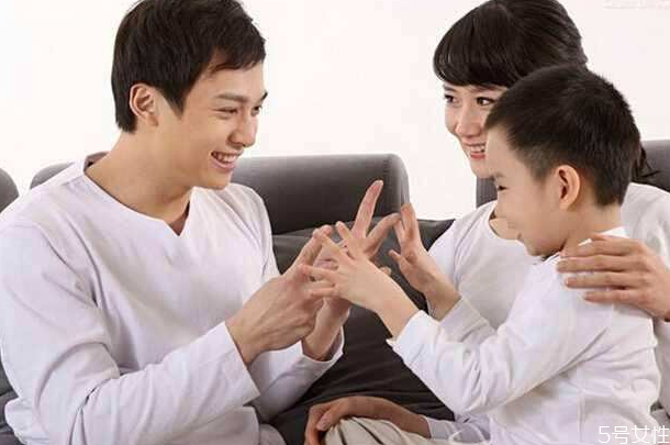 絕經(jīng)后又來月經(jīng)是咋回事 絕經(jīng)后流血怎么辦 絕經(jīng)后又來月經(jīng)是咋回事 絕經(jīng)后流血怎么辦