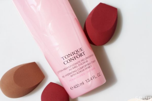 爽膚水什么時(shí)候用最佳 爽膚水早上用還是晚上 爽膚水什么時(shí)候用最佳 爽膚水早上用還是晚上