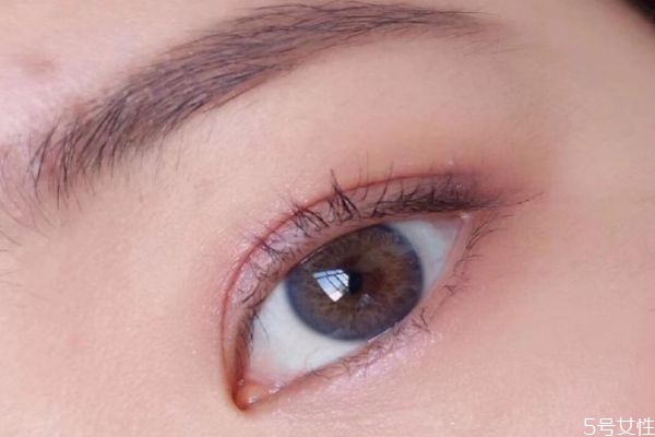 接睫毛后能用水洗臉嗎 剛接的睫毛碰水了怎么辦 接睫毛后能用水洗臉嗎 剛接的睫毛碰水了怎么辦