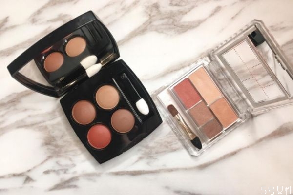 蔥片質(zhì)地眼影是什么意思 貝母質(zhì)地眼影是什么 蔥片質(zhì)地眼影是什么意思 貝母質(zhì)地眼影是什么