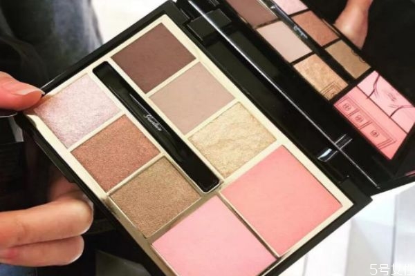 嬌蘭眼影好還是迪奧 嬌蘭眼影價(jià)格多少錢 嬌蘭眼影好還是迪奧 嬌蘭眼影價(jià)格多少錢