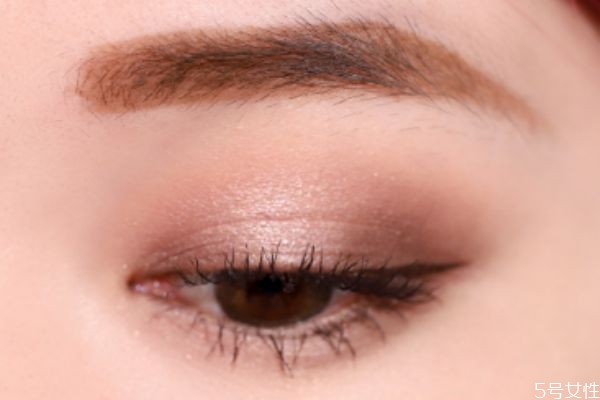 香奈兒眼影352和354哪個(gè)好看 香奈兒352眼影試色 香奈兒眼影352和354哪個(gè)好看 香奈兒352眼影試色