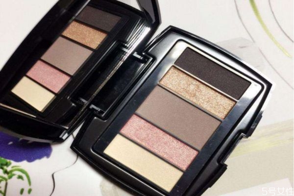 打開的眼影保質(zhì)期多久 比較好用的大地色眼影盤 打開的眼影保質(zhì)期多久 比較好用的大地色眼影盤