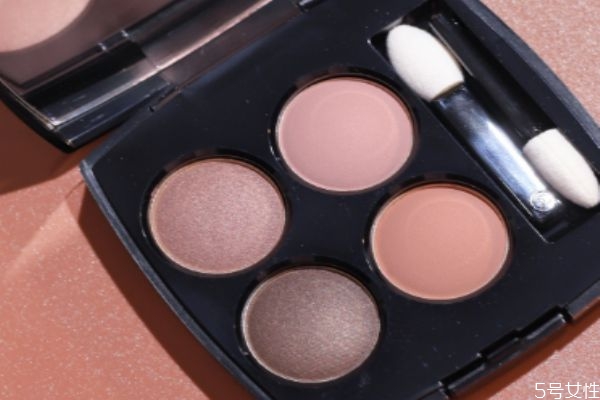 香奈兒眼影352和354哪個(gè)好看 香奈兒352眼影試色 香奈兒眼影352和354哪個(gè)好看 香奈兒352眼影試色