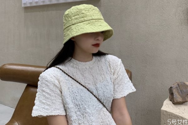 夏季遮陽帽選什么顏色 夏天戴黑色帽子防曬嗎 夏季遮陽帽選什么顏色 夏天戴黑色帽子防曬嗎