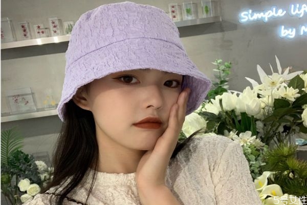 戴帽子口罩可以代替防曬霜嗎 戴口罩能防曬嗎 戴帽子口罩可以代替防曬霜嗎 戴口罩能防曬嗎