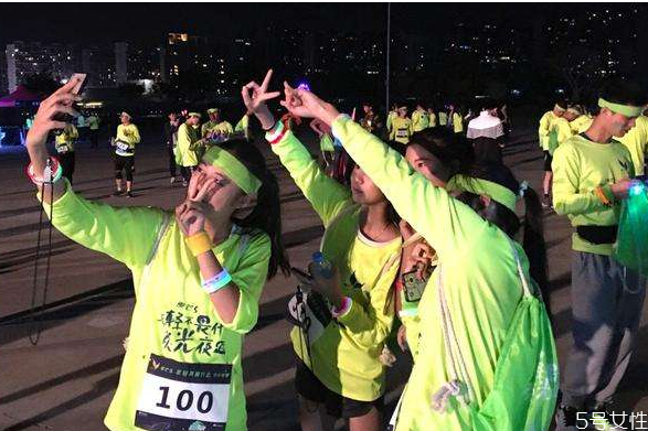 夜跑會影響睡眠嗎 夜跑后睡眠不好怎么辦 夜跑會影響睡眠嗎 夜跑后睡眠不好怎么辦