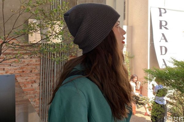 針織帽怎么戴不會掉 針織帽的戴法 針織帽怎么戴不會掉 針織帽的戴法