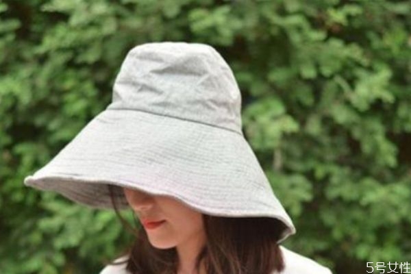 戴帽子口罩可以代替防曬霜嗎 戴口罩能防曬嗎 戴帽子口罩可以代替防曬霜嗎 戴口罩能防曬嗎