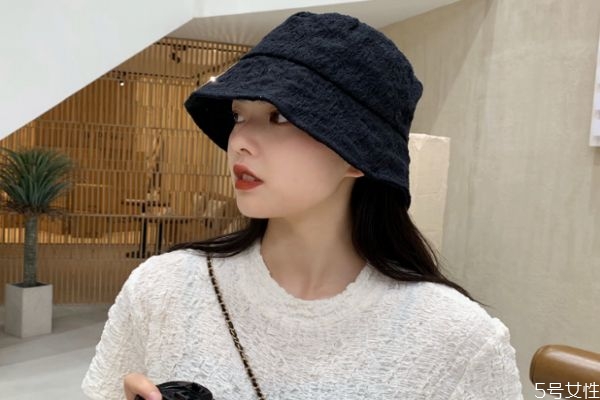 夏季遮陽帽選什么顏色 夏天戴黑色帽子防曬嗎 夏季遮陽帽選什么顏色 夏天戴黑色帽子防曬嗎