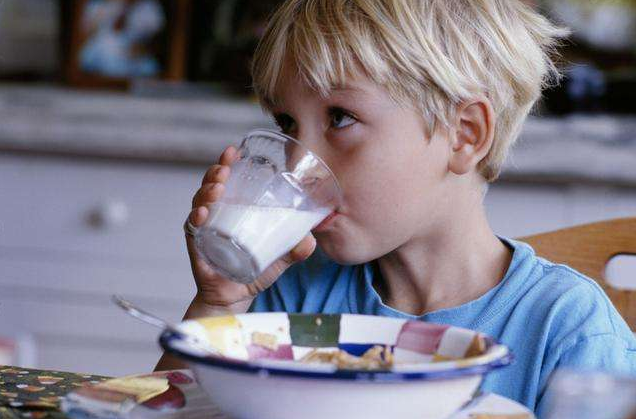 兩周歲寶寶智力發(fā)育標(biāo)準(zhǔn) 兩周歲寶寶護(hù)理要注意哪些 兩周歲寶寶智力發(fā)育標(biāo)準(zhǔn) 兩周歲寶寶護(hù)理要注意哪些