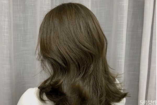 不用漂可以染悶青色嗎 染過紅色能染悶青色嗎 不用漂可以染悶青色嗎 染過紅色能染悶青色嗎