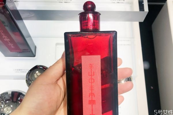 補水和保濕哪個重要 基礎(chǔ)補水和深層補水區(qū)別 補水和保濕哪個重要 基礎(chǔ)補水和深層補水區(qū)別