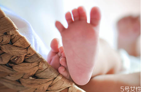 刮宮后多久可以洗澡洗頭發(fā) 刮宮后頭暈是怎么回事 刮宮后多久可以洗澡洗頭發(fā) 刮宮后頭暈是怎么回事