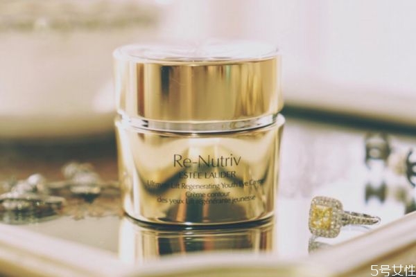 使用眼霜會(huì)不會(huì)長(zhǎng)斑 眼霜可以淡化斑點(diǎn)嗎 使用眼霜會(huì)不會(huì)長(zhǎng)斑 眼霜可以淡化斑點(diǎn)嗎