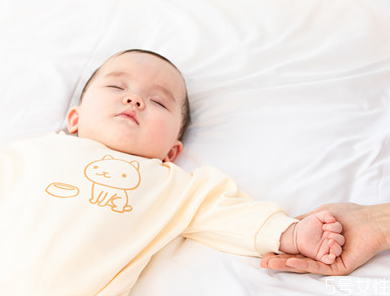 嬰兒干性濕疹是因為熱的嗎 干性濕疹如何止癢 嬰兒干性濕疹是因為熱的嗎 干性濕疹如何止癢