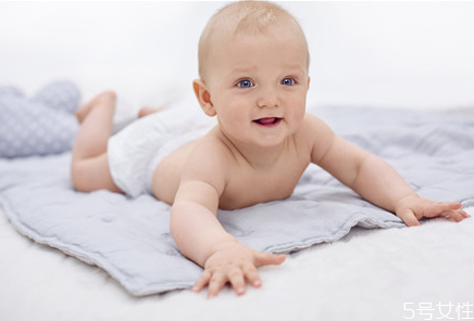 嬰兒干性濕疹是因為熱的嗎 干性濕疹如何止癢 嬰兒干性濕疹是因為熱的嗎 干性濕疹如何止癢