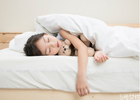 怎么判斷兒童腮腺炎 兒童腮腺炎會(huì)有什么并發(fā)癥 怎么判斷兒童腮腺炎 兒童腮腺炎會(huì)有什么并發(fā)癥