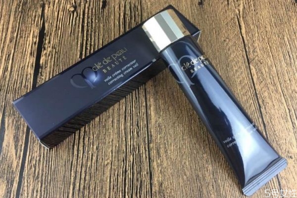 美顏霜涂過還需要用隔離嗎 涂了素顏霜后還要涂隔離嗎 美顏霜涂過還需要用隔離嗎 涂了素顏霜后還要涂隔離嗎