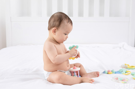 寶寶不吃奶要餓他嗎 寶寶抗拒奶粉怎么辦 寶寶不吃奶要餓他嗎 寶寶抗拒奶粉怎么辦